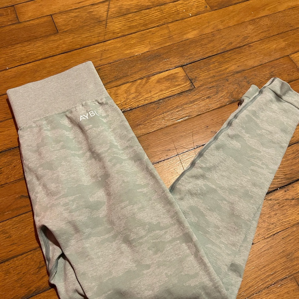 AYBL Women’s Camo teal/green Leggings